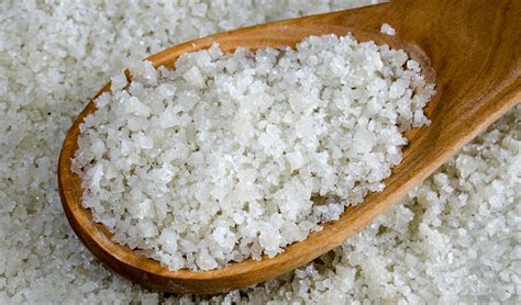 How Many Minerals Does Celtic Sea Salt Have: A Dive into the Ocean's Treasure Trove